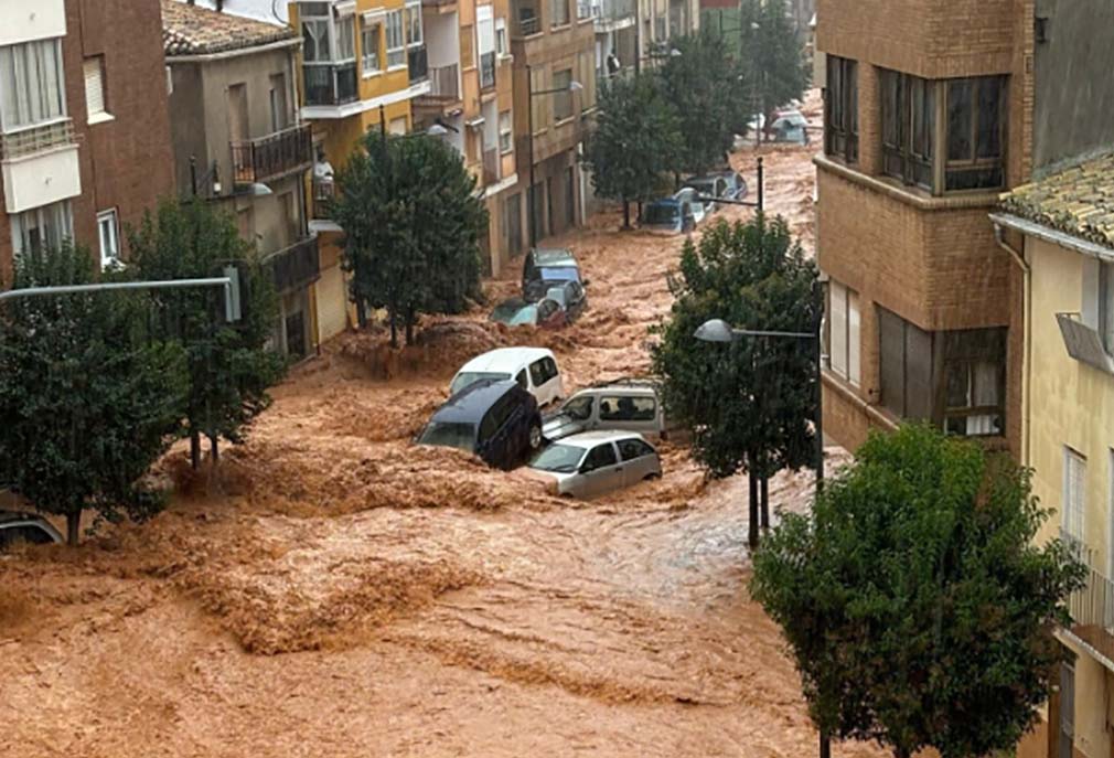 L'immagine di copertina è quella del disastro di Valencia perchè siamo certi che una buona gestione dell'Ecosistema Urbano può mitigare i rischi Idrogeologici incombenti